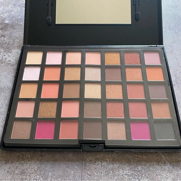 Beauty Treats Eye Shadow Palette NEW Dawn To Dusk Makeup - Picture 3 of 10